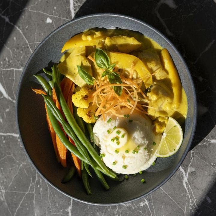 SRILANKAN MANGO FISH CURRY